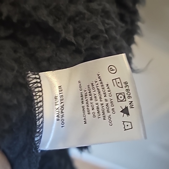 EMS ladies small pullover faux fur sweater 😍 - Picture 3 of 5